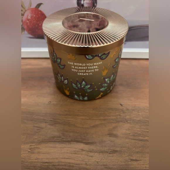 Bath and Bodyworks Disney Princess Tiana 3 Wick Candle - Picture 3 of 5